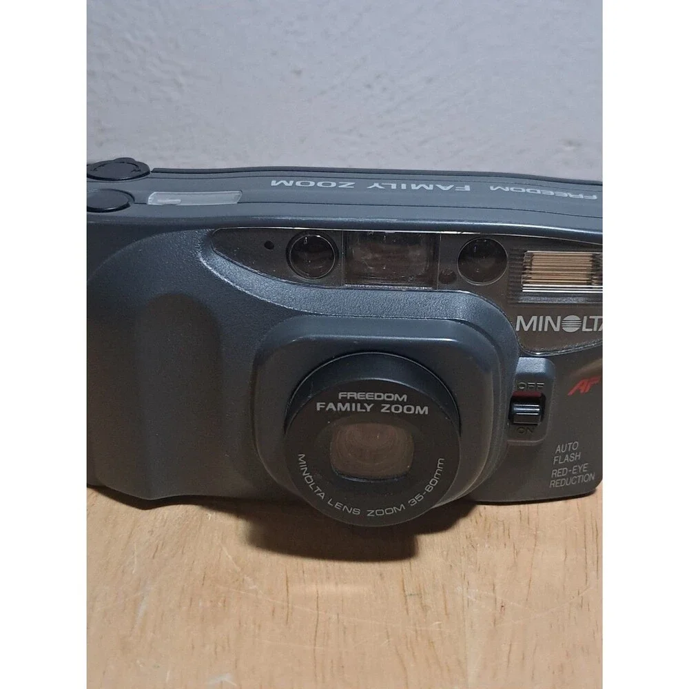 Minolta Freedom Family Zoom Point & Shoot Auto Focus AF 35mm Film Camera READ!!!